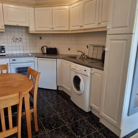 Apartamento Tidy Spacious & Quiet 2bd On Edge Of *